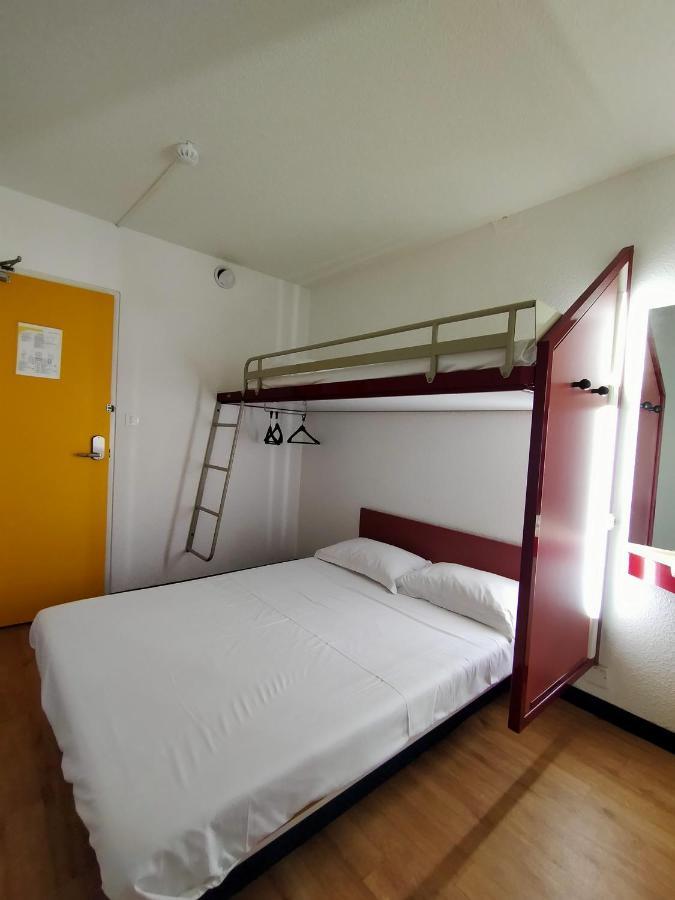 Thania Hotel 2*