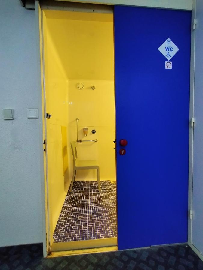 Hotel Thania 2*